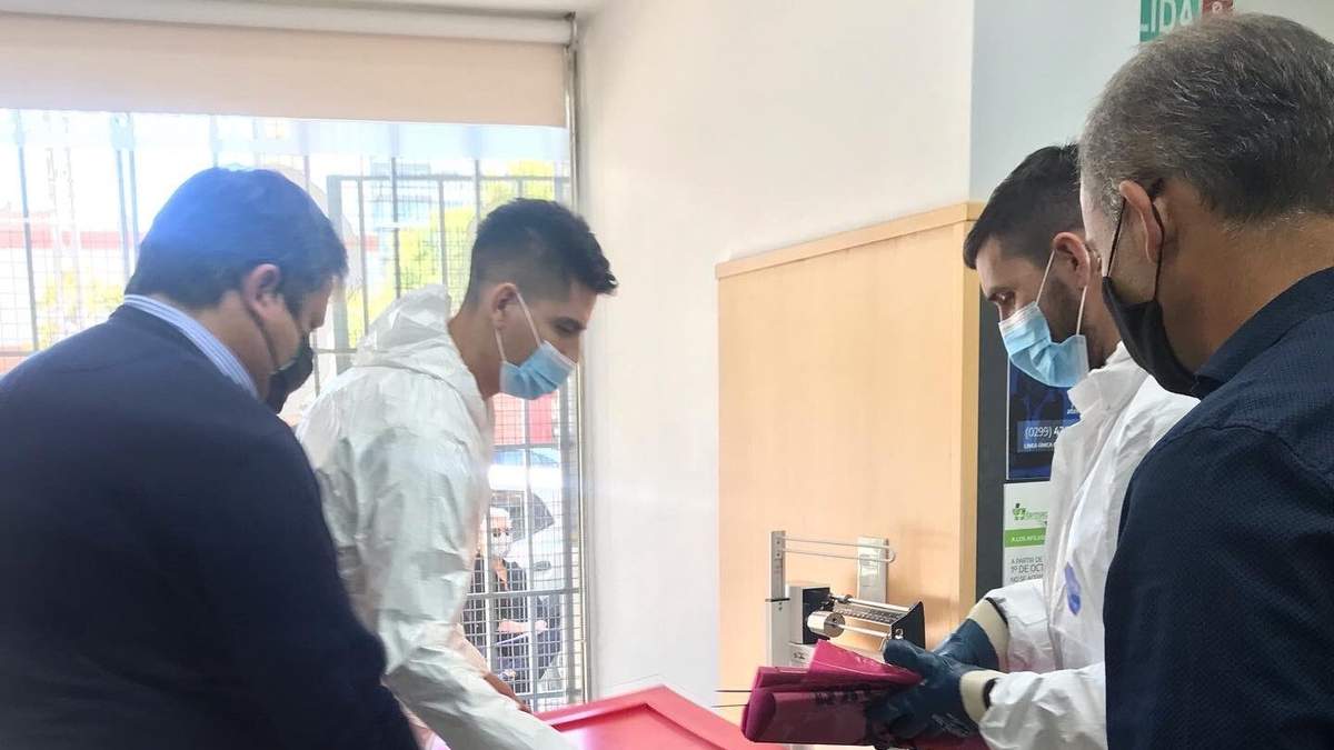 Especialistas y autoridades en el operativo de los medicamentos. Fuente: (Twitter)