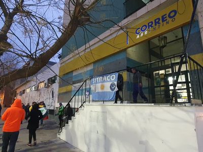 Trabajadores del Correo Argentino protestaron por falta de calefacción y desborde de pozo ciego
