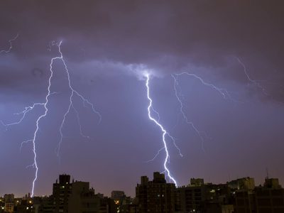 Rige una alerta amarilla y naranja por tormentas: cuáles son las zonas afectadas