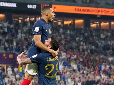 Qatar 2022: Mbappé saca el boleto de Francia para octavos de final