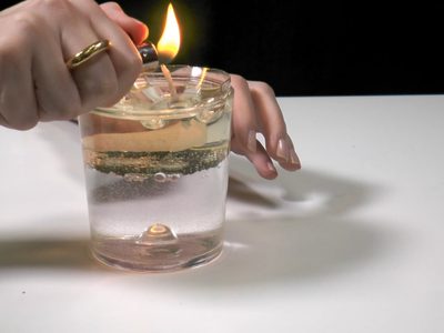 No las comprés más: mirá cómo hacer tus propias velas infinitas en menos de 5 minutos