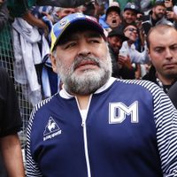 Debe tener cuidado: las palabras del médico de Diego Maradona a días del polémico video
