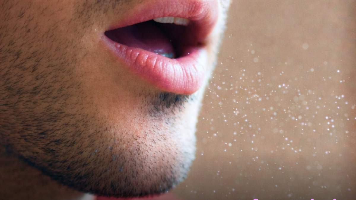 La tuberculosis es una enfermedad infecciosa que afecta principalmente a los pulmones y se transmite  por vía aérea cuando una persona enferma tose, estornuda, habla o escupe
