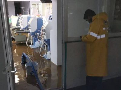 Intensa lluvia registrada en Ecatepec deja dos personas fallecidas y un hospital dañado (Videos)