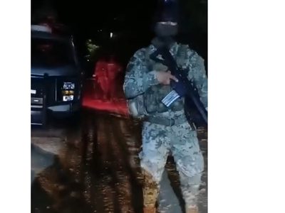 Supuestos marinos se llevaron a ocho jóvenes de La Palma, en Petatlán (Video)