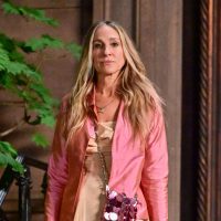 Sarah Jessica Parker se cansó y se defendió de las fuertes críticas que la persiguen por sus canas