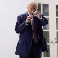 Cómo Donald Trump utiliza al gobierno como arma para ajustar cuentas personales y ejecutar su agenda