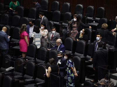 Mauricio Toledo fue desaforado; lo exhortan a que vuelva al país