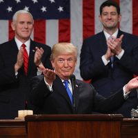 Ante un país y un Congreso polarizado, Trump propone reforma migratoria… condicionada a que se construya el muro