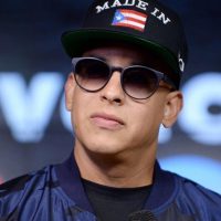 ¡Parece el hermano! Daddy Yankee sube esta foto con sus hijos y genera una polémica