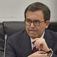 Vinculan a proceso por enriquecimiento ilícito al exsecretario de Economía Ildelfonso Guajardo