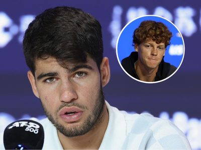 De la cancha a los micrófonos: el duelo entre Carlos Alcaraz y Sinner sumó un nuevo capítulo