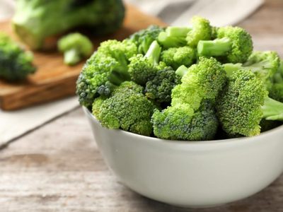 Aprovechá todo: la receta riquísima para cocinar el tronco del brócoli y no desperdiciar nada