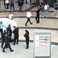 Un hombre cayó del segundo nivel de la plaza Forum Buenavista; falleció al llegar al hospital
