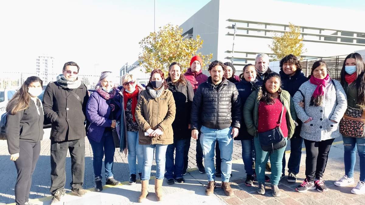 El diputado Andrés Blanco y familias de Neuquén. Fuente (redes sociales)