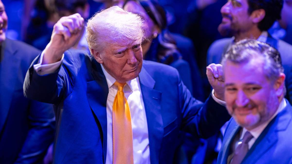 Donald Trump y el senador republicano Ted Cruz en un evento de la UFC
