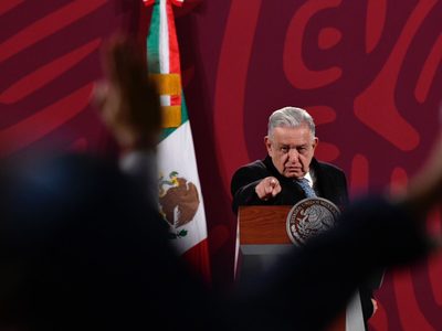 Estos fueron los principales temas de la conferencia mañanera de AMLO del 24 de noviembre (Video)