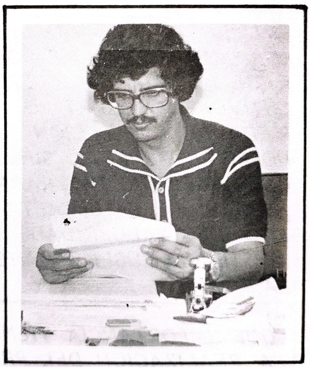 ENRIQUE GONZÁLEZ EN REVISTA UAG 1983 Foto Archivo Radio Universidad-Pueblo