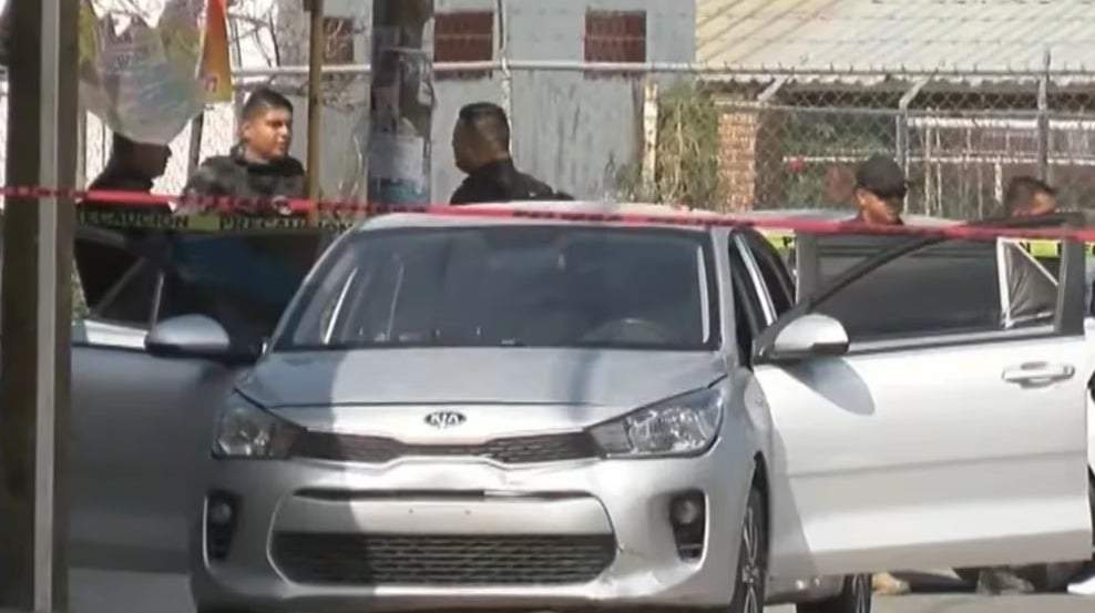 El auto en el que tres de los ahora detenidos pretendían huir en Tonalá, Jalisco