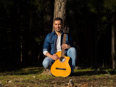El cantautor zapalino Martín Ast presenta su primer disco