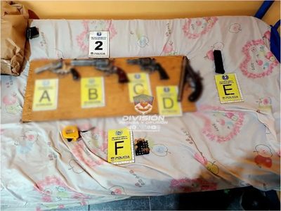 La policía desarticuló una importante red criminal en Centenario: armas, drogas y un millón de pesos