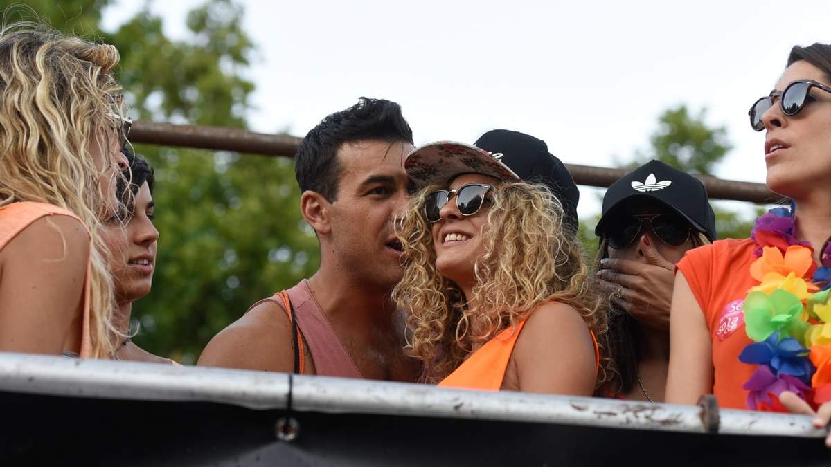 Mario Casas y su hermana. Fuente: (Instagram)