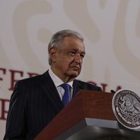 AMLO rechaza acusaciones de Ebrard: se ordenó no usar al gobierno para favorecer a algún aspirante