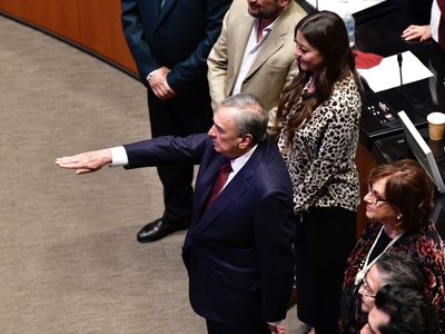 Entre reclamos, ratifican a Carlos Aysa como embajador en Dominicana