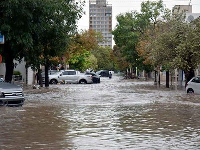 Lluvias, graupel y alerta amarilla en Bahía Blanca a dos semanas del temporal