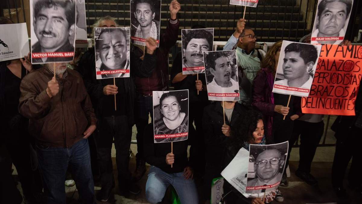 La protesta de los periodistas en Segob