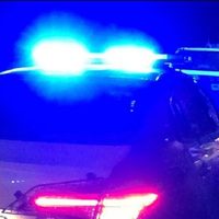 La policía de Centenario redujo por la fuerza a un hombre alcoholizado que intentó apuñalar a un efectivo