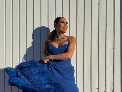 Flor de la V tiene la malla enteriza con más glam, perfecta para lucirte en la playa o en cualquier momento