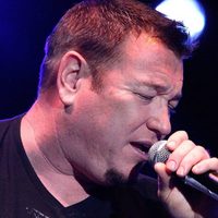 La voz de Steven Harwell se apaga: muere el vocalista de la banda Smash Mouth, famosa por "Shrek"