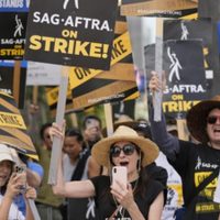 Hollywood rompe negociaciones con actores en huelga, que denuncian "tácticas intimidatorias"