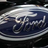 Ford acuerda pagar multa millonaria a gobierno de EU por retraso en llamado a reparación
