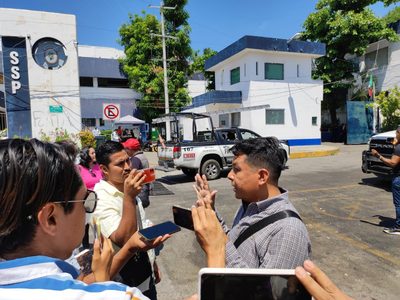 Policías detienen sin explicación a reportero del diario El Sur en Acapulco
