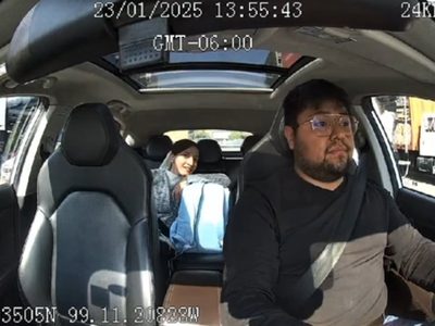 “¿Avanzas o te avientas 5 años de cárcel?": mujer amenaza a chofer con una falsa denuncia (Video)