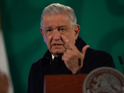 AMLO pide al INE "humildad", “rectificar” y buscar opciones para realizar la consulta