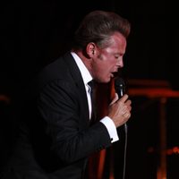 ¿Solo y sin amor? El lamento de Luis Miguel. ¿Peleó con Mollie Gould?