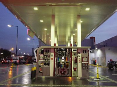 La CECHA explicó cómo es la carga impositiva en la venta de naftas