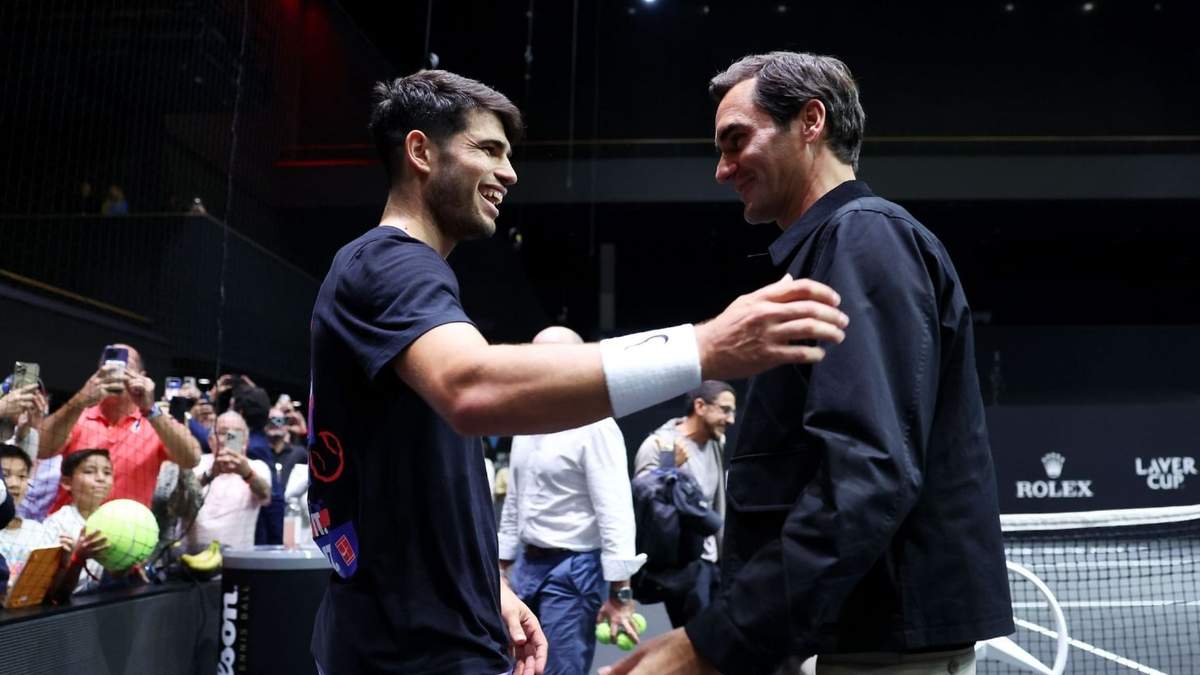 Carlos Alcaraz y Roger Federer. Fuente: (X)