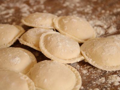 Sorrentinos de calabaza, queso y cebolla: prepará esta versión que vas a amar