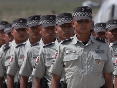 Senadores de Morena dan "último regalo" a AMLO y avalan paso de Guardia Nacional a Sedena