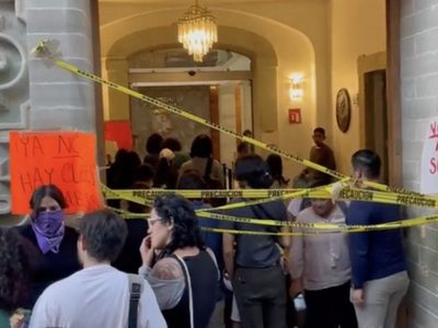 Toman estudiantes Rectoría de la Universidad de Guanajuato; protestan contra designación de rectora