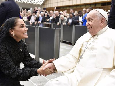 Gobernadora de Quintana Roo pide al Papa Francisco bendecir el “Tren Maya” (Video)