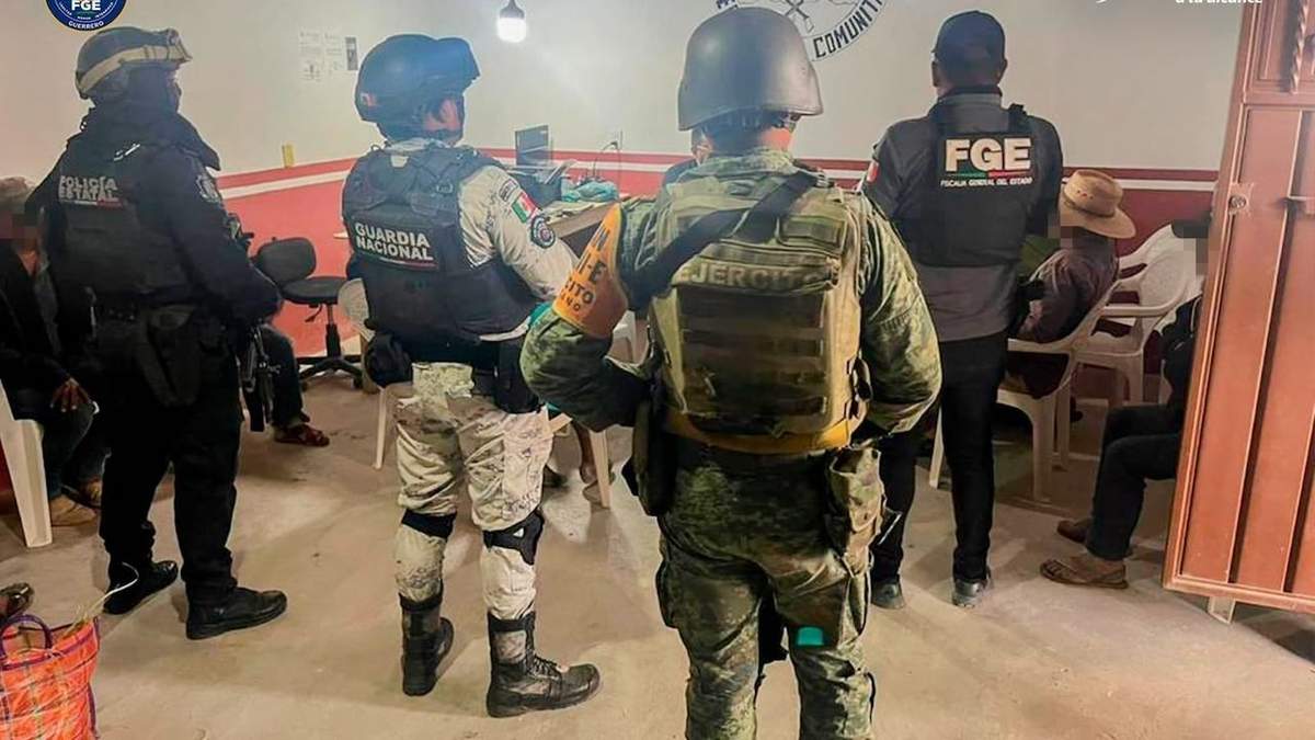 Corporaciones policiacas en labores de búsqueda de la familia desaparecida de Ayuahualtempa