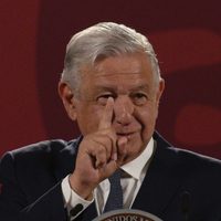 AMLO critica "la tardanza" con la que atienden los casos en la FGR y la SCJN
