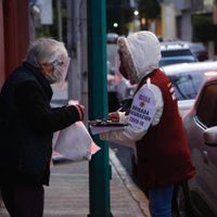AMLO pide a adultos mayores tener confianza en vacunas