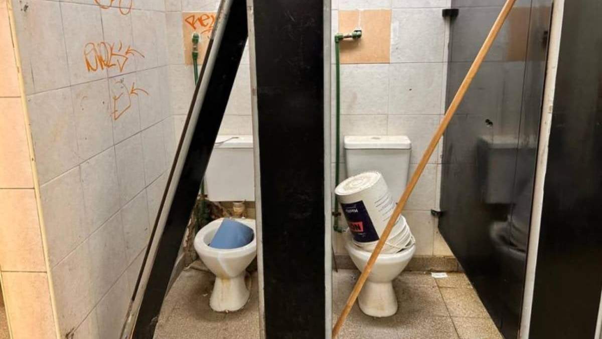 Baños inutilizables en el Paso Internacional Cardenal Samoré. Fuente: (La Angostura Digital)