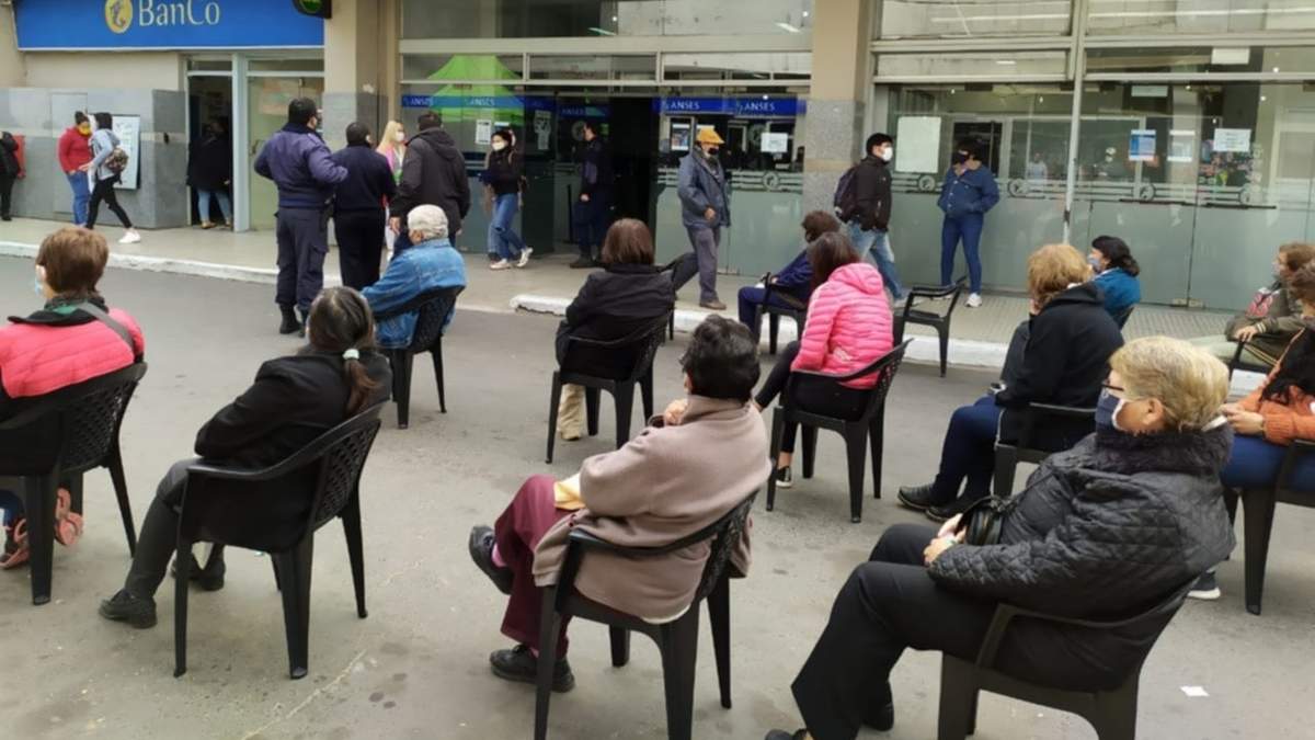Sigue el cobro del IFE. Fuente: (Twitter)